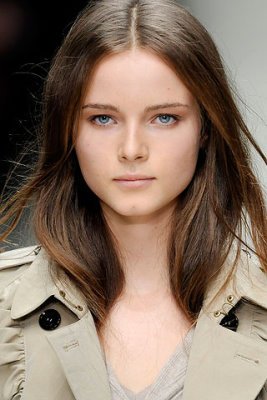 Burberry Prorsum S/S 2010 - Anna De Rijk