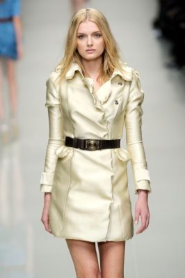 Burberry Prorsum S/S 2010 - Lily Donaldson