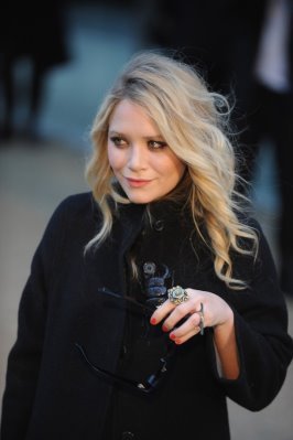 Burberry Prorsum S/S 2010 - Mary Kate Olsen 