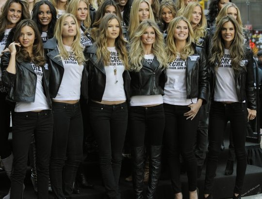 Victoria&apos;s Secret models in Times Square