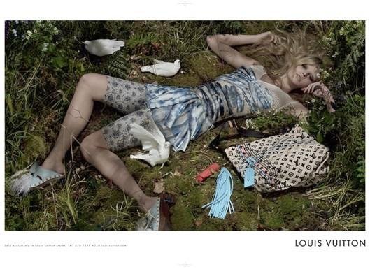 Louis Vuitton 2010 S/S: Lara Stone 