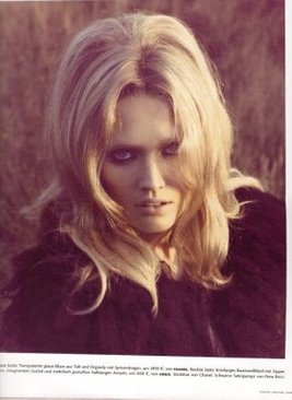 Vogue Germany January 2010 : Toni Garrn