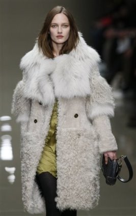 Burberry Prorsum F/W 2010 - Karmen Pedaru