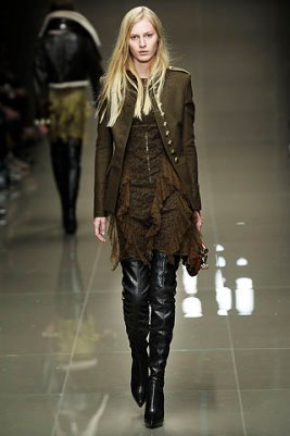 Burberry Prorsum F/W 2010 - Julia Nobis