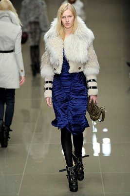 Burberry Prorsum F/W 2010 - Julia Nobis