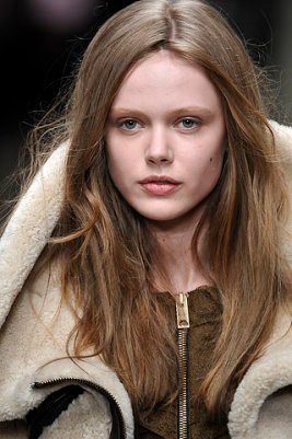 Burberry Prorsum F/W 2010 - Frida Gustavsson