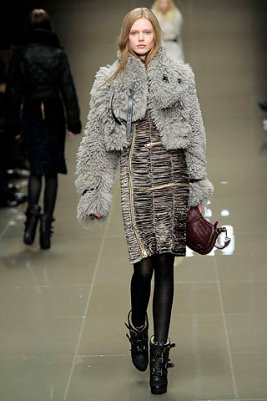 Burberry Prorsum F/W 2010 - Frida Gustavsson