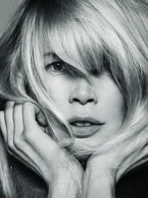 Vogue Germany June 2010 : Claudia Schiffer