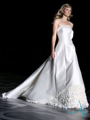Barcelona Bridal Week 2010 - Toni Garrn 