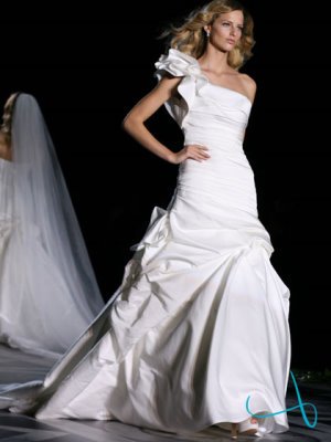 Barcelona Bridal Week 2010 - Michaela Kocianova