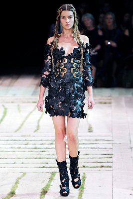 Alexander McQueen S/S 2011 : Julija Steponaviciute