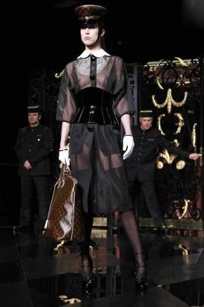 Louis Vuitton F/W 2011 - Raquel Zimmermann