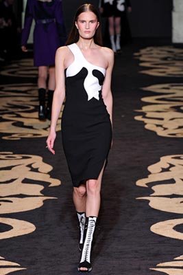 Versace F/W 2011 - Alla Kostromichova