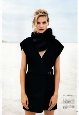 Vogue Nippon October 2010 : Karolin Wolter