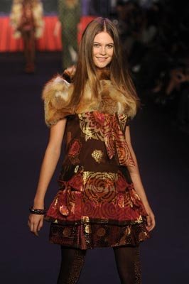 Anna Sui F/W 2011 - Behati Prinsloo