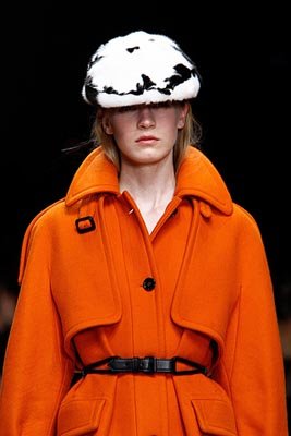 Burberry Prorsum F/W 2011 - Jenny Sinkaberg