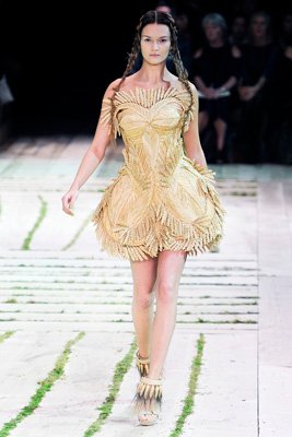 Alexander McQueen S/S 2011 : Polina Kasina