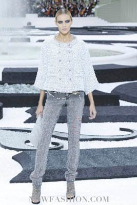 Chanel S/S 2011 : Anja Rubik