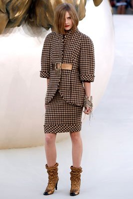 Chanel Haute Couture F/W 10.11:Lisanne De Jong
