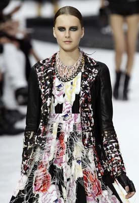 Chanel S/S 2011 : Lisanne De Jong