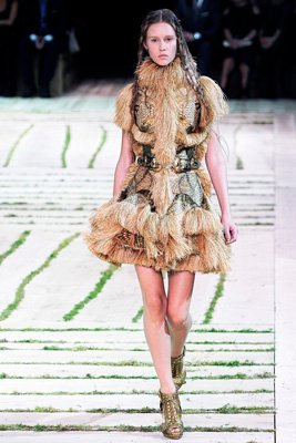 Alexander McQueen S/S 2011 : Marike Le Roux