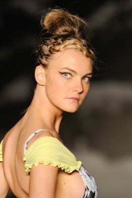 Salinas S/S 2011 - Caroline Trentini