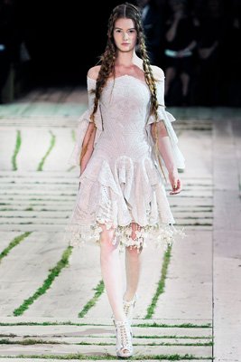 Alexander McQueen S/S 2011 : Esme Wissels