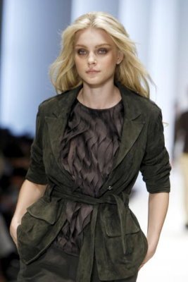 BOSS BLACK S/S 2011 - Jessica Stam