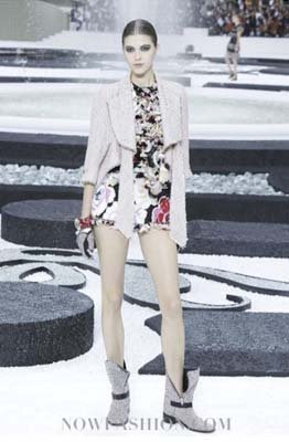 Chanel S/S 2011 : Yulia Kharlapanova