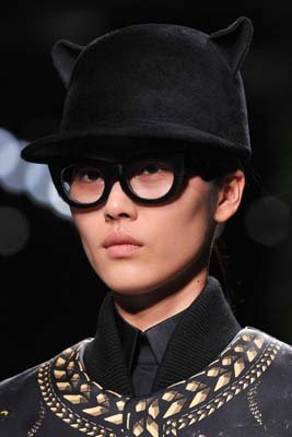 Givenchy F/W 2011 - Liu Wen