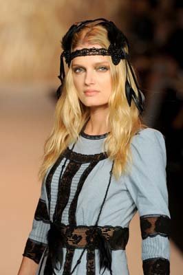 Anna Sui S/S 2011 : Lily Donaldson