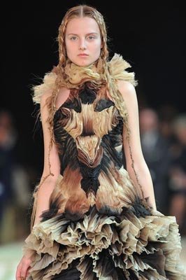 Alexander McQueen S/S 2011 : Hanna Samokhina