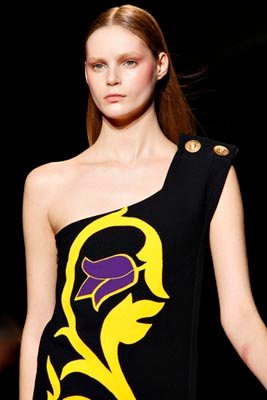 Versace F/W 2011 - Juju Ivanyuk