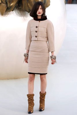 Chanel Haute Couture F/W 10.11:Jacquelyn Jablonski