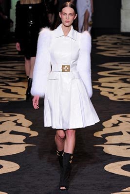 Versace F/W 2011 - Aymeline Valade