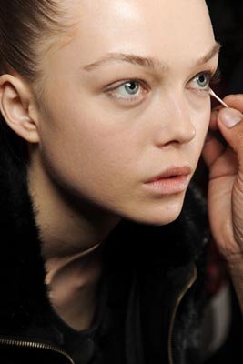 Marc Jacobs F/W 2011 - Siri Tollerod