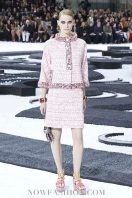 Chanel S/S 2011 : Iris Strubegger