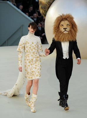 Chanel Haute Couture F/W 10.11:Iris Strubegger &amp; Baptiste Giabiconi