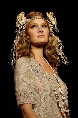 Anna Sui S/S 2011 : Constance Jablonski