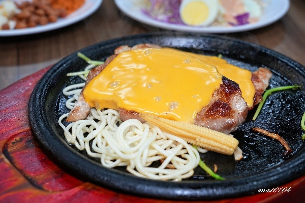 桃園牛排自助吧吃到飽推薦「饗厚牛排桃園店」～加價49元享有主