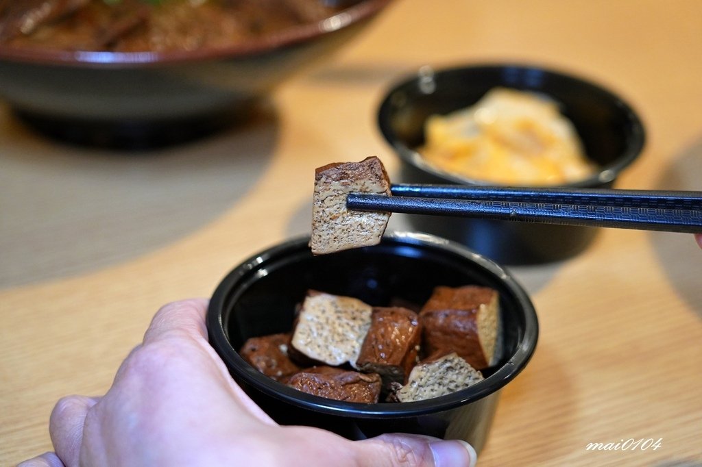 集英會牛肉麵館桃園武陵店～牛肉舖滿整個碗面！免費加湯、內用還