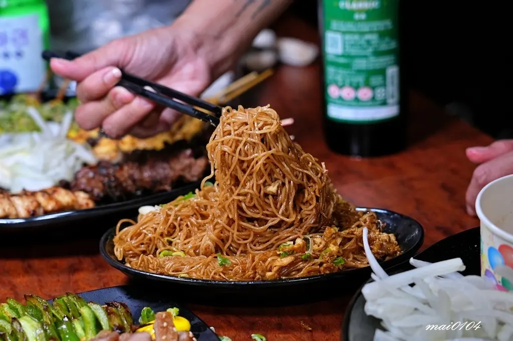 雞老闆桶仔雞景美店開幕啦！！壽星用餐送桶仔雞、學生吃雞也只要