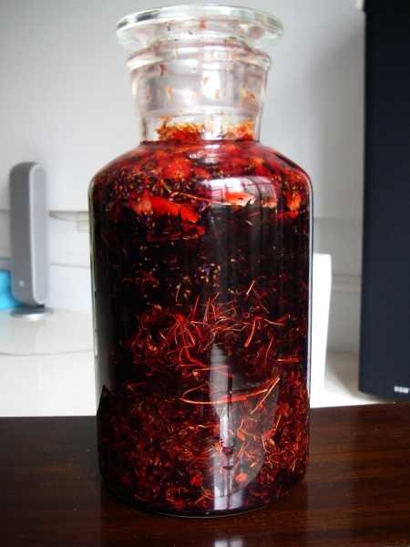 紫草膏01浸泡油.jpg