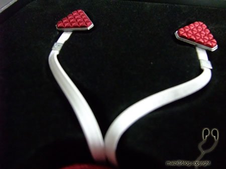 Heartbeats by Lady Gaga耳機 (Fake) -08.jpg