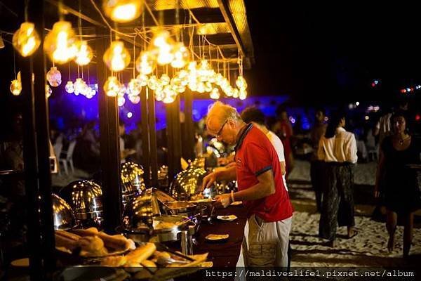 Arena-Buffet_1.jpg
