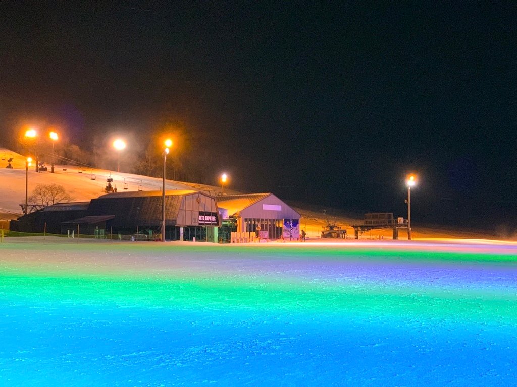 ＜日本＞2023全家人解封日本行~星野磐梯山滑雪 夜晚比白天