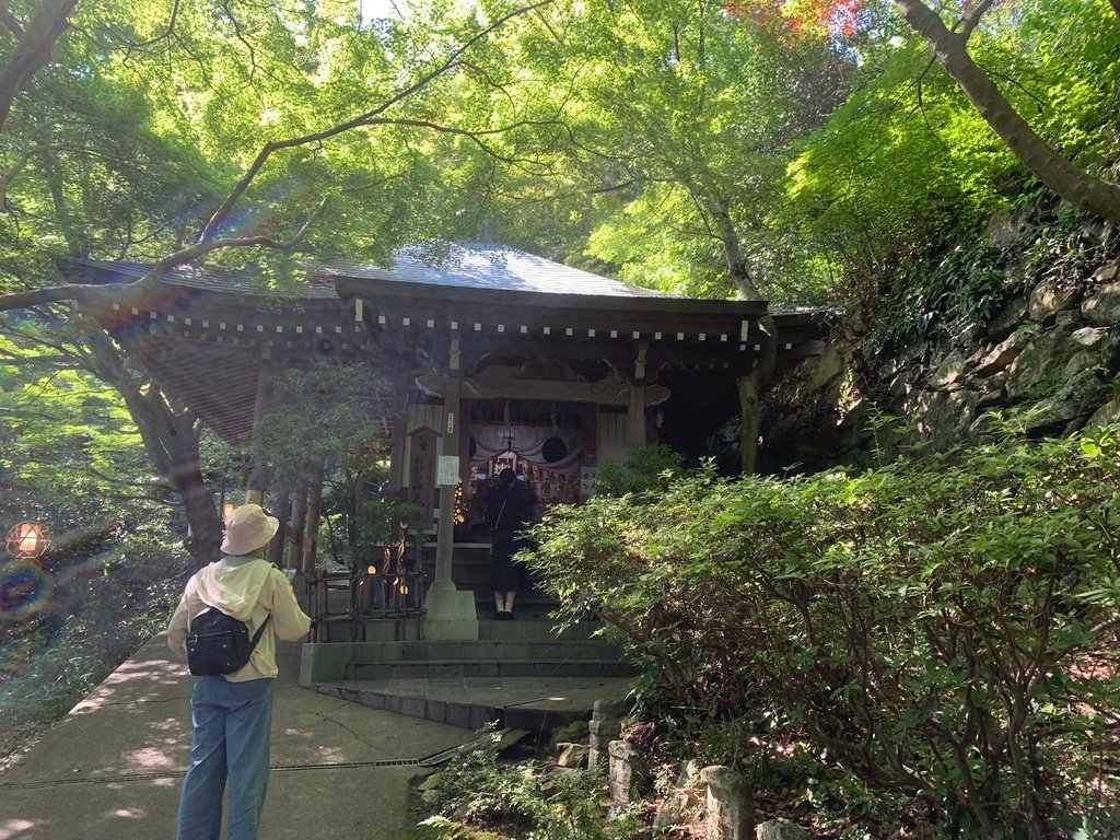 ＜日本＞2023關西~初雪食堂、八幡宮展望台、日弁禮八幡宮、