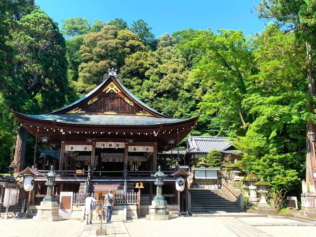 ＜日本＞2023關西~初雪食堂、八幡宮展望台、日弁禮八幡宮、