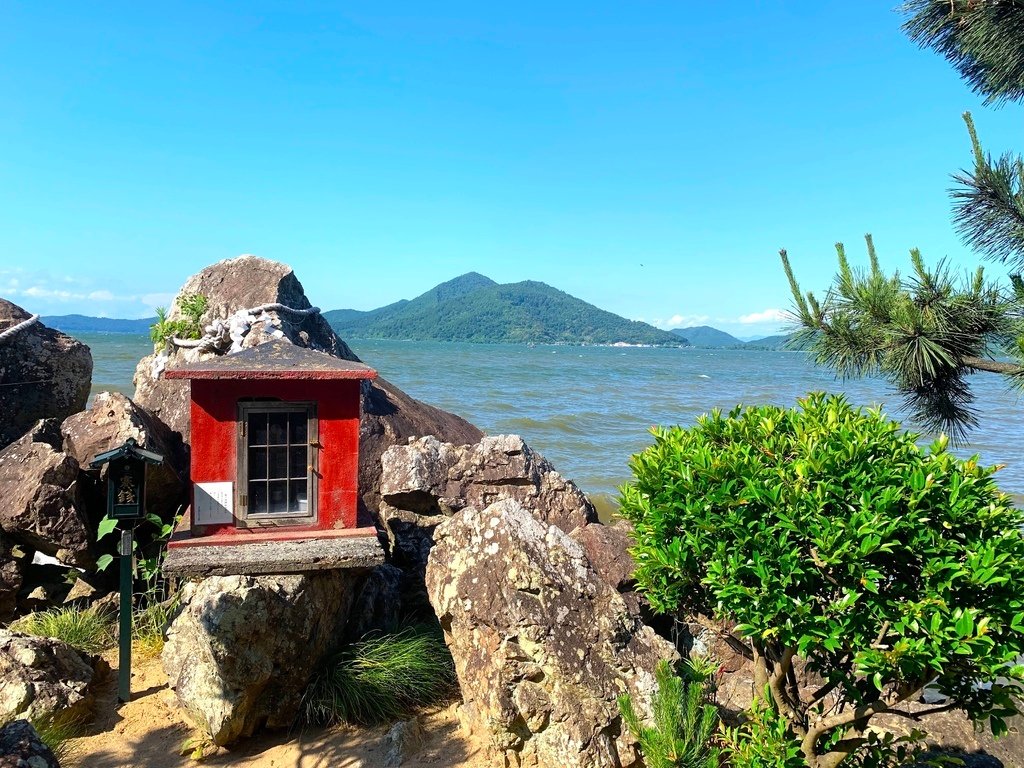 ＜日本＞2023關西~初雪食堂、八幡宮展望台、日弁禮八幡宮、