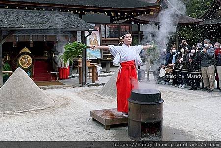 【活動】日本「女兒節」，上賀茂神社紙娃娃放水流活動